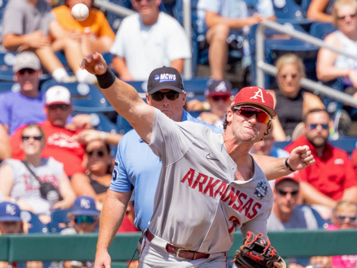 Razorbacks' Dylan Leach Hits for Cycle in Whopping 21-9 Win Over