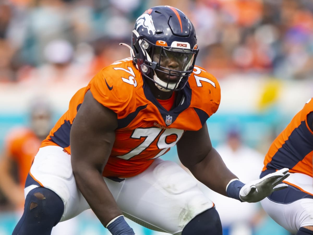 Denver Broncos Center Lloyd Cushenberry III Seems to Have Already Earned  the Trust of Russell Wilson & Nathaniel Hackett - Sports Illustrated Mile  High Huddle: Denver Broncos News, Analysis and More
