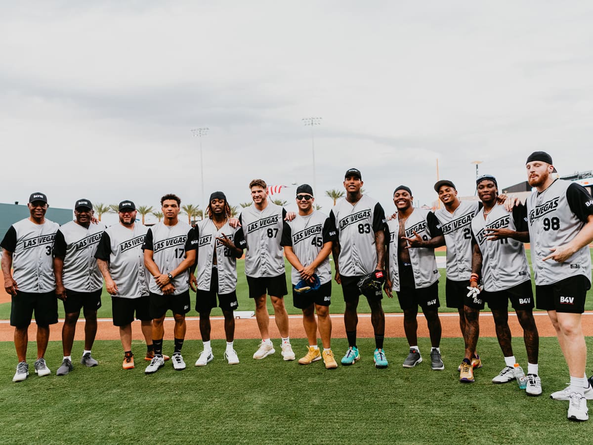 Who should be the Las Vegas Raiders' 2022 team captains? - Sports  Illustrated Las Vegas Raiders News, Analysis and More