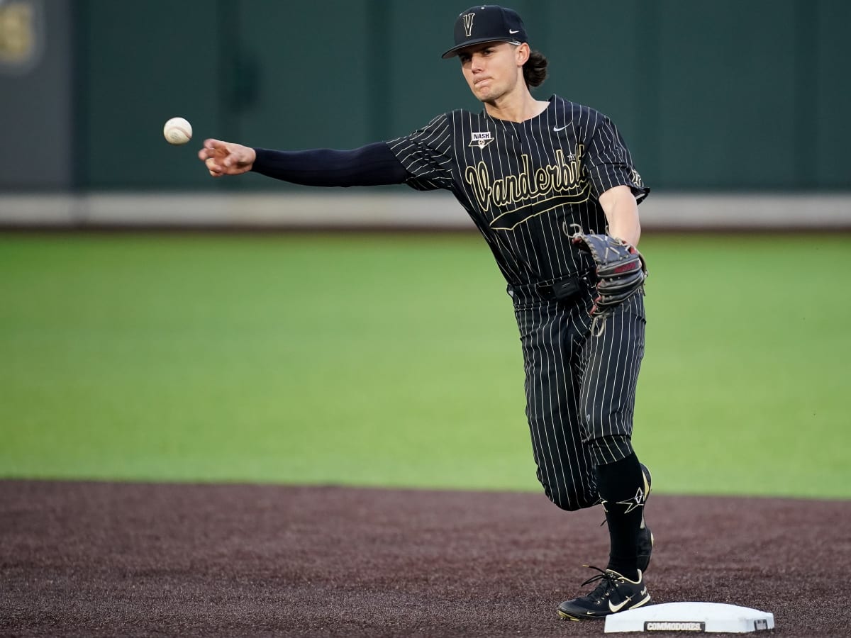 REPORT: LSU lands Vandy shortstop Carter Young through transfer portal