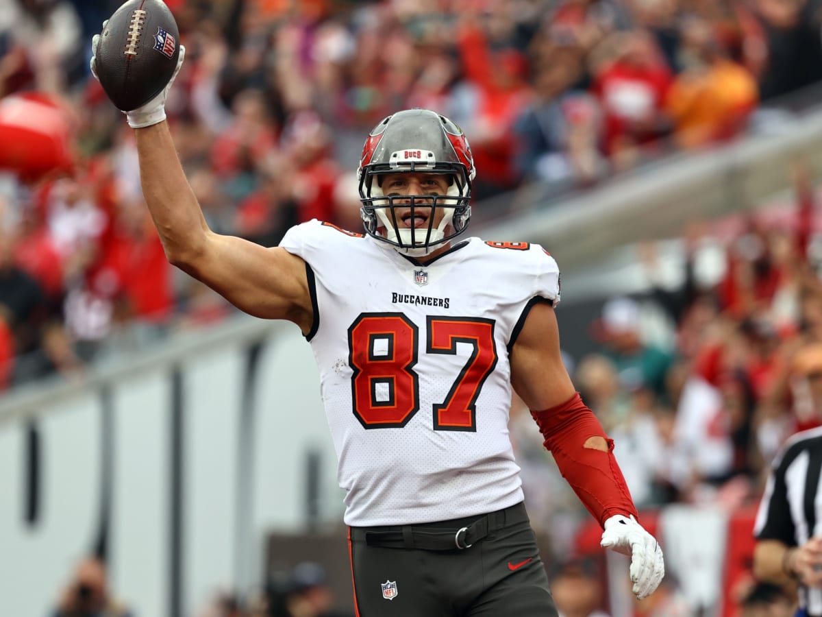 Buccaneers news: Mike Evans draws ultimate praise from Rob Gronkowski