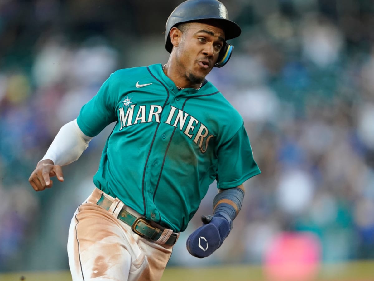 Mariners' Julio Rodríguez flirts with cycle