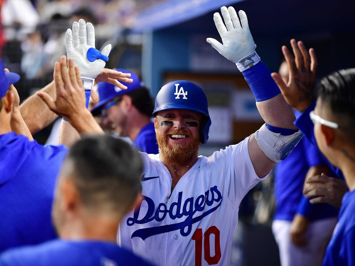 File:20170718 Dodgers-WhiteSox Justin Turner adjusting his helmet