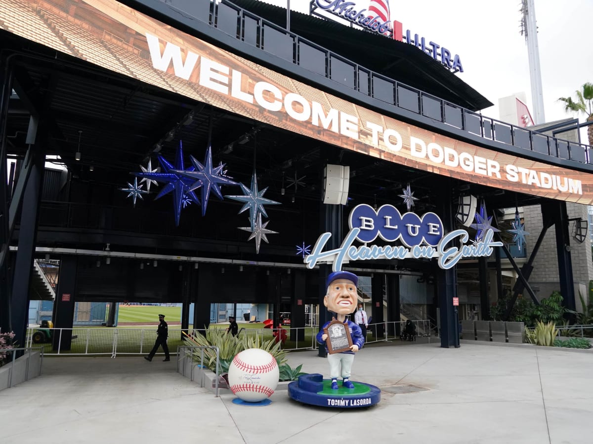 How To Intentionally (And Safely) Walk To Dodger Stadium And Save Your  Money For Overpriced Beer