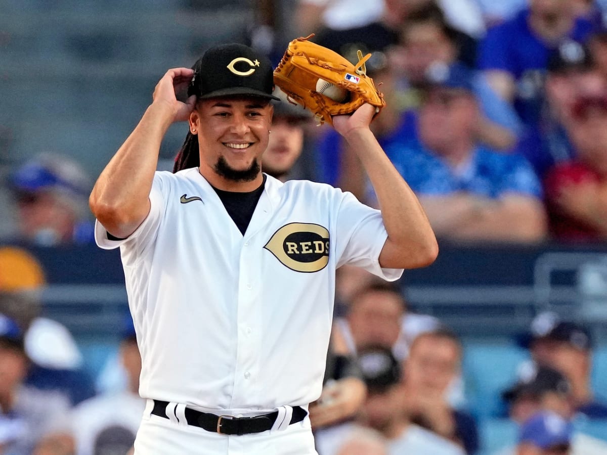 MLB Insider Says New York Yankees Need to Trade For Cincinnati Reds SP Luis  Castillo - Sports Illustrated NY Yankees News, Analysis and More