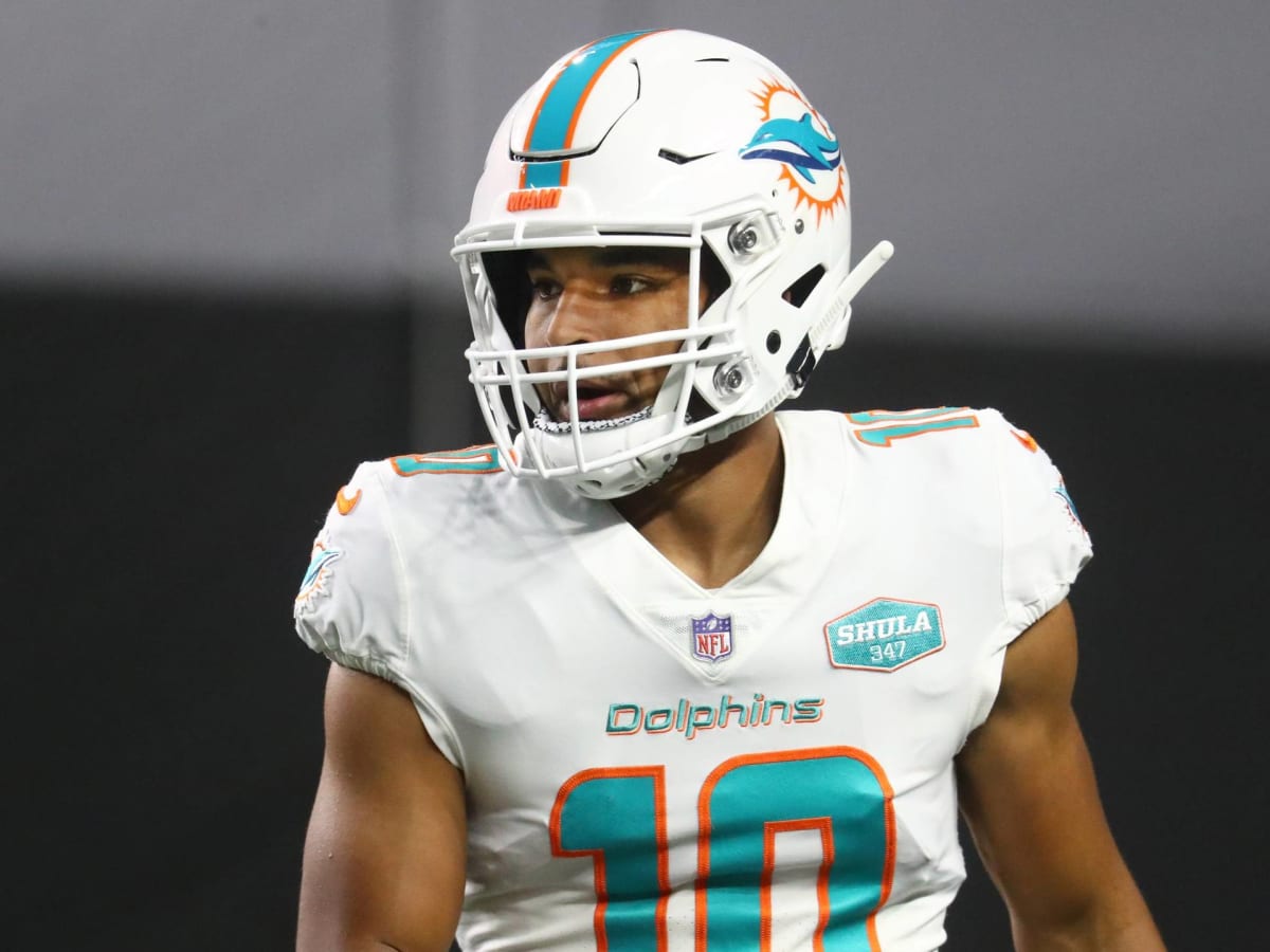 Had a literal front row seat to watching Malcolm Perry play college ball.  You guys picked up the shiftiest, slipperiest runner I've ever seen. :  r/miamidolphins