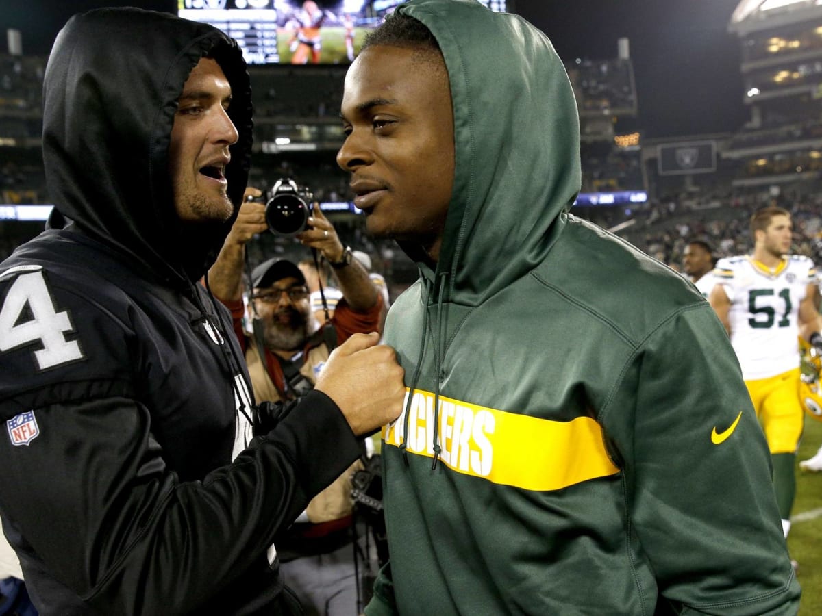 Derek Carr enters 200 TD pass club, BFF Davante Adams ruins everything