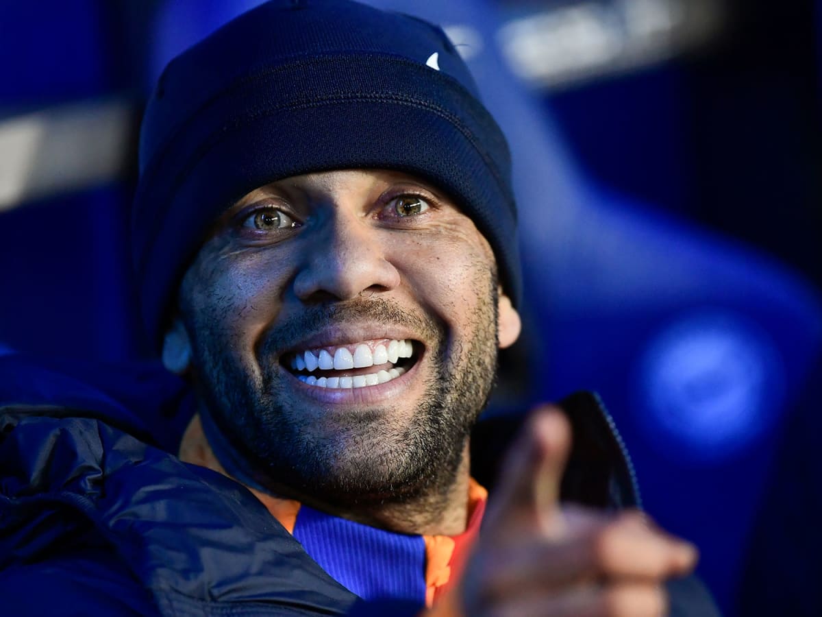 Dani Alves passes medical tests, signs with Mexico's Pumas