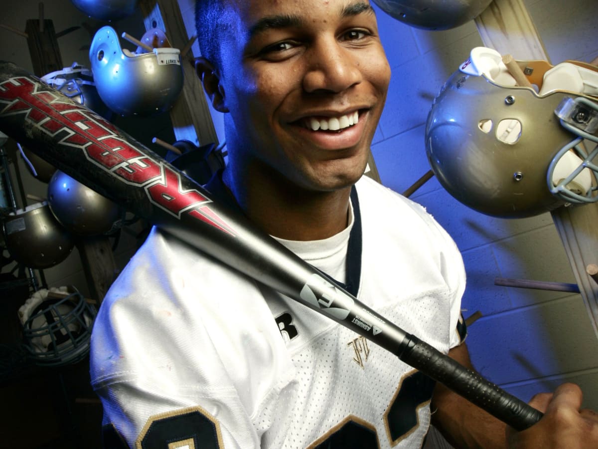 Former Lions WR Golden Tate is now playing minor league baseball