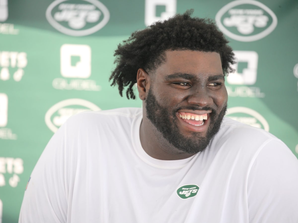 Jets HC Robert Saleh names Mekhi Becton starting right tackle