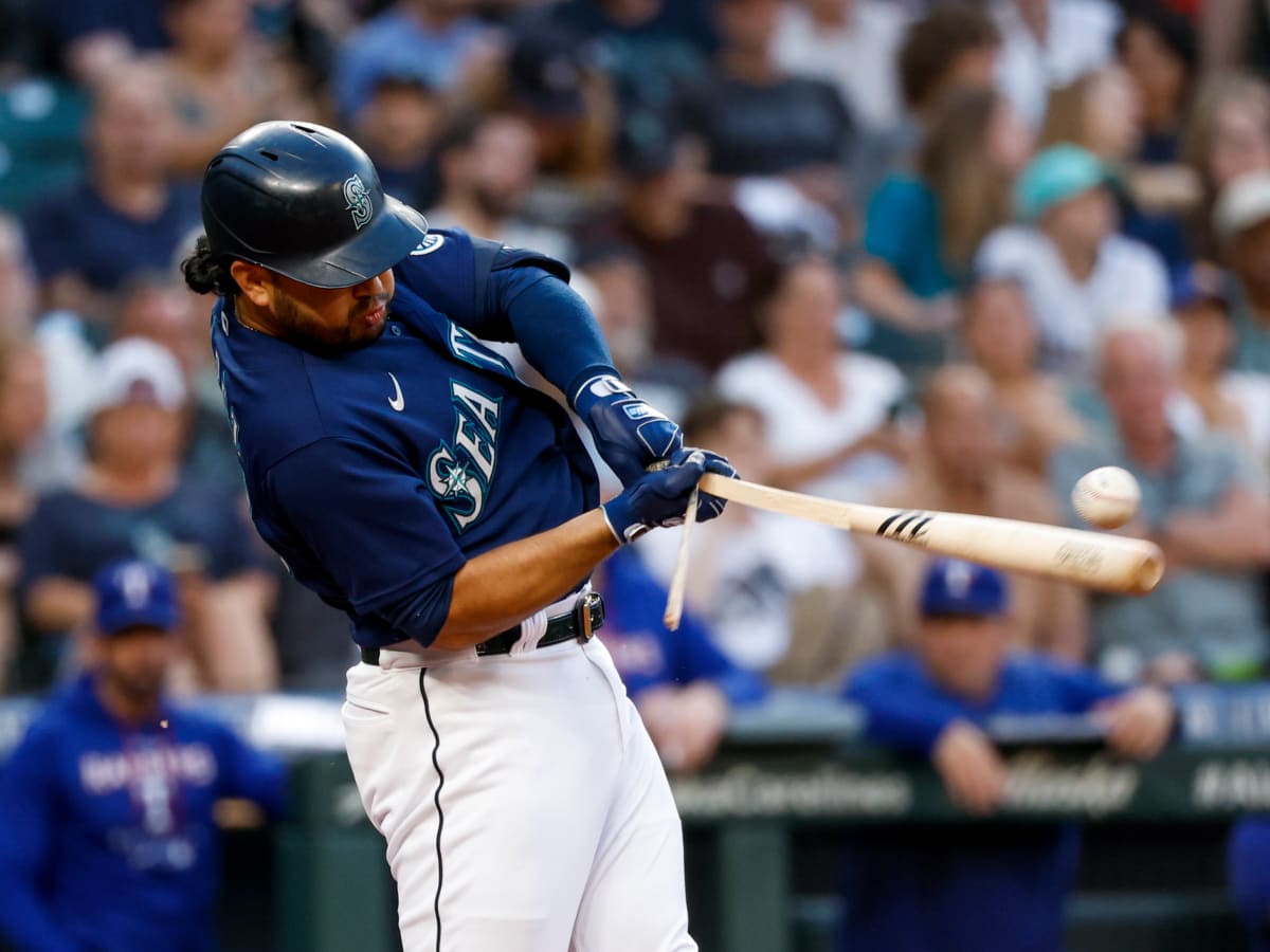 Days before trade deadline, Mariners make major move for their