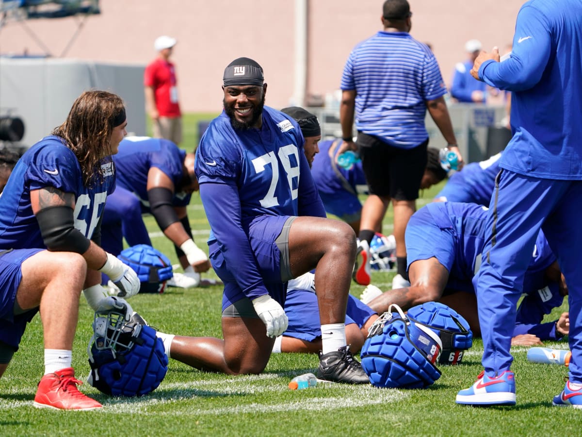 Giants' revamped O-line building camaraderie