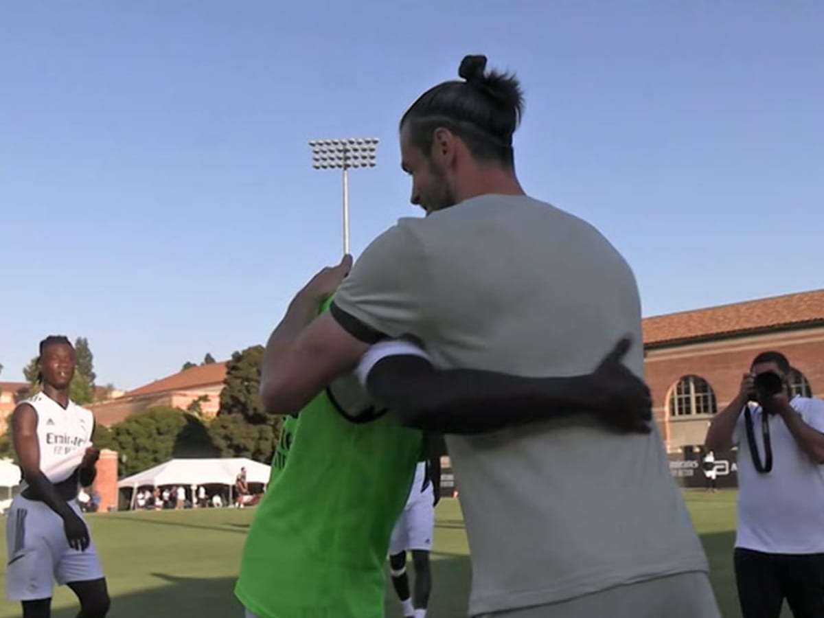 Gareth Bale watched the team training at UCLA