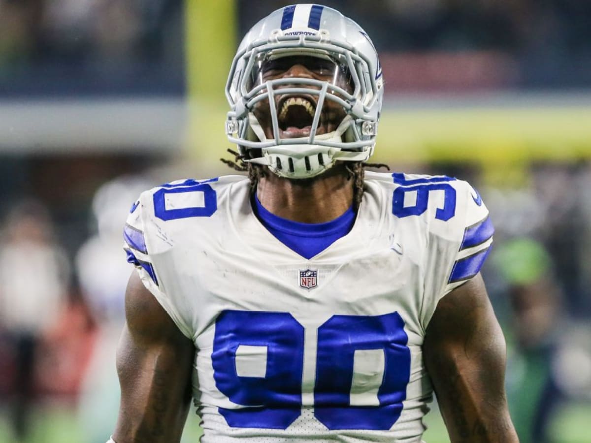 Dallas Cowboys defensive end DeMarcus Lawrence runs a drill during the NFL  football team's training camp Monday, July 31, 2023, in Oxnard, Calif. (AP  Photo/Mark J. Terrill Stock Photo - Alamy