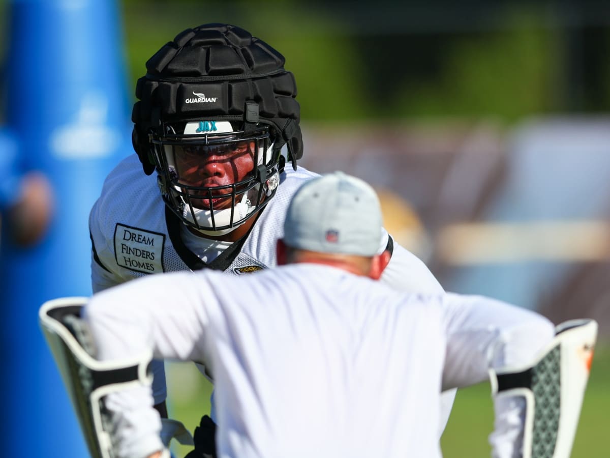 Jacksonville Jaguars linebacker Travon Walker (44) warms up during a  practice at the NFL football team's training camp, Saturday, July 29, 2023,  in Jacksonville, Fla. (AP Photo/John Raoux Stock Photo - Alamy