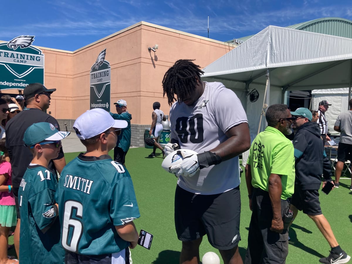 Eagles' jolly ol' Jordan Davis seems ready to deck the Titans