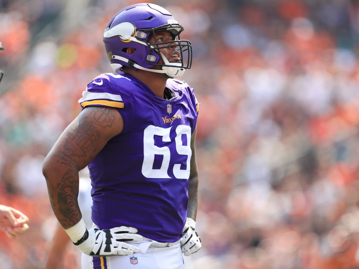 Washington Commanders sign ex-Vikings tackle Rashod Hill