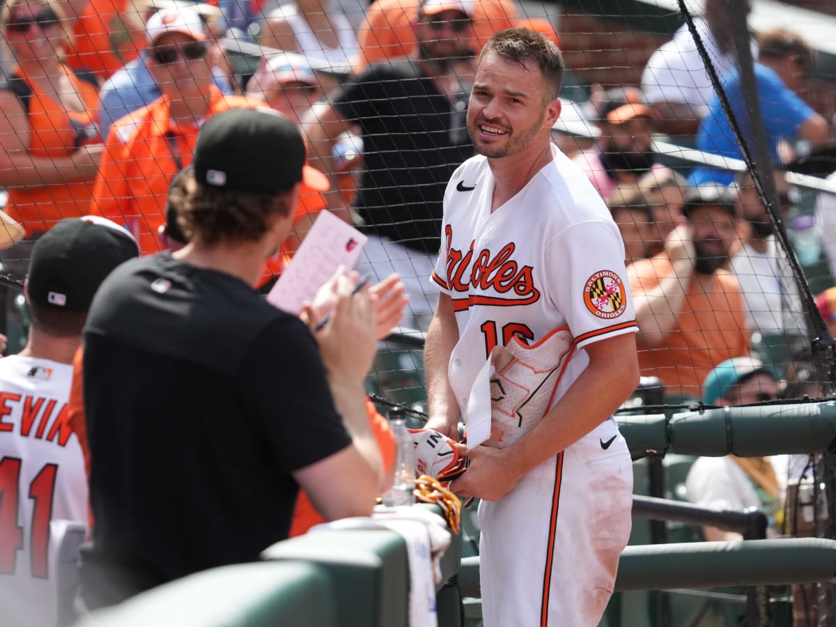 Mancini hits HR in first start with Houston Astros - CBS Baltimore