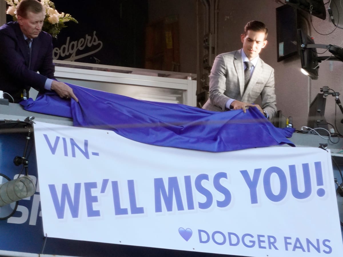 Dodgers honor Vin Scully for his 67 years of storytelling