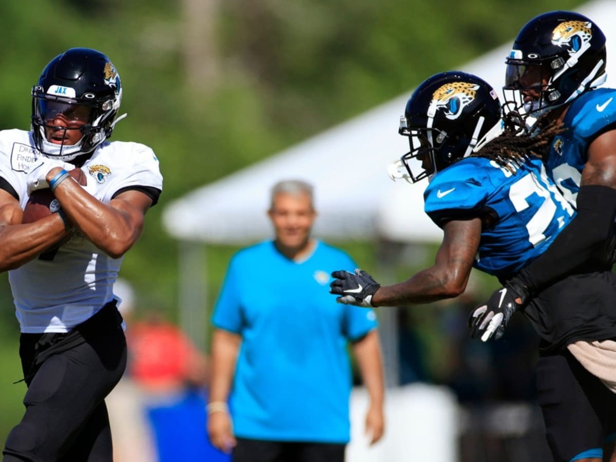 Zay Jones of the Jacksonville Jaguars catches a pass during Training  News Photo - Getty Images