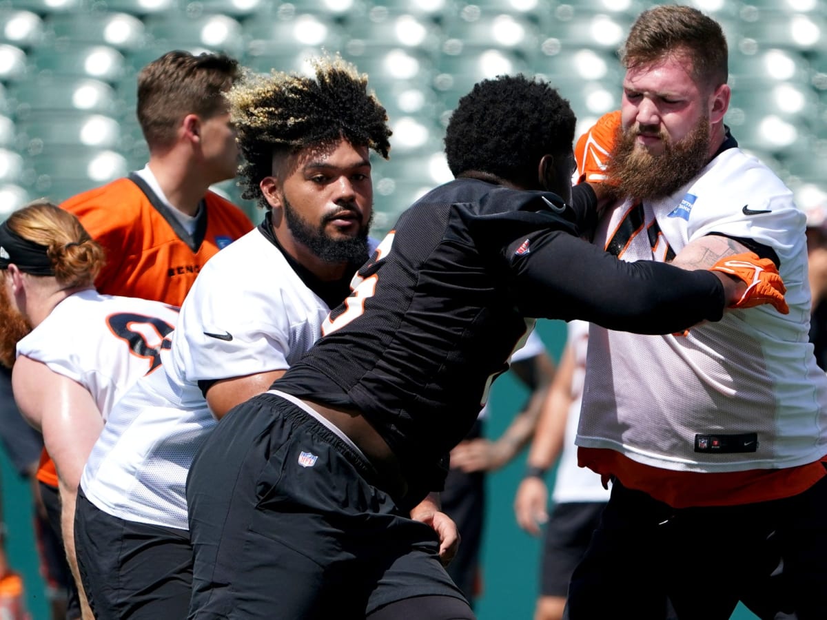 August 20, 2021: Cincinnati Bengals offensive tackle Jonah Williams (73)  blocks Washington Football Team defensive end Chase Young (99) during the  NFL preseason game between the Cincinnati Bengals and the Washington  Football