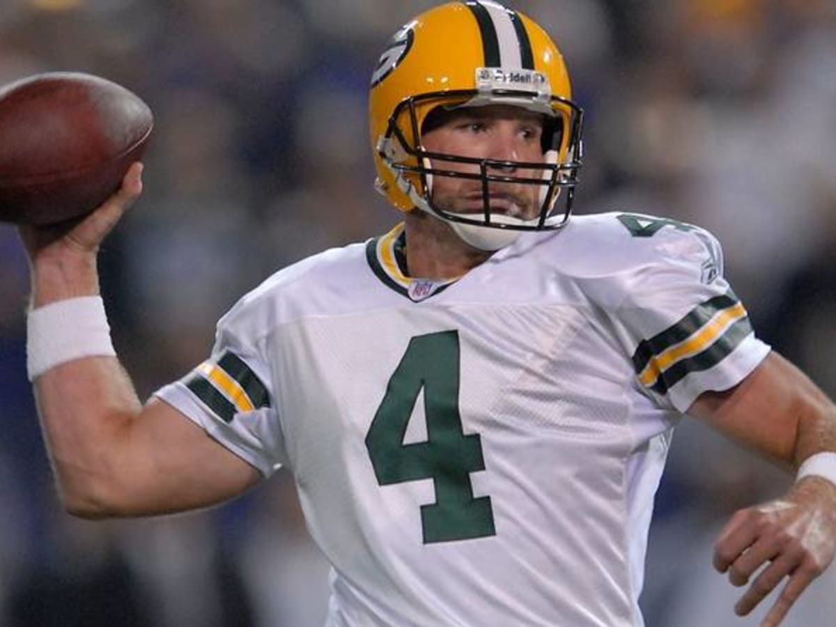 NFL Legend Brett Favre Says He's Likely Had 'Thousands' of Concussions