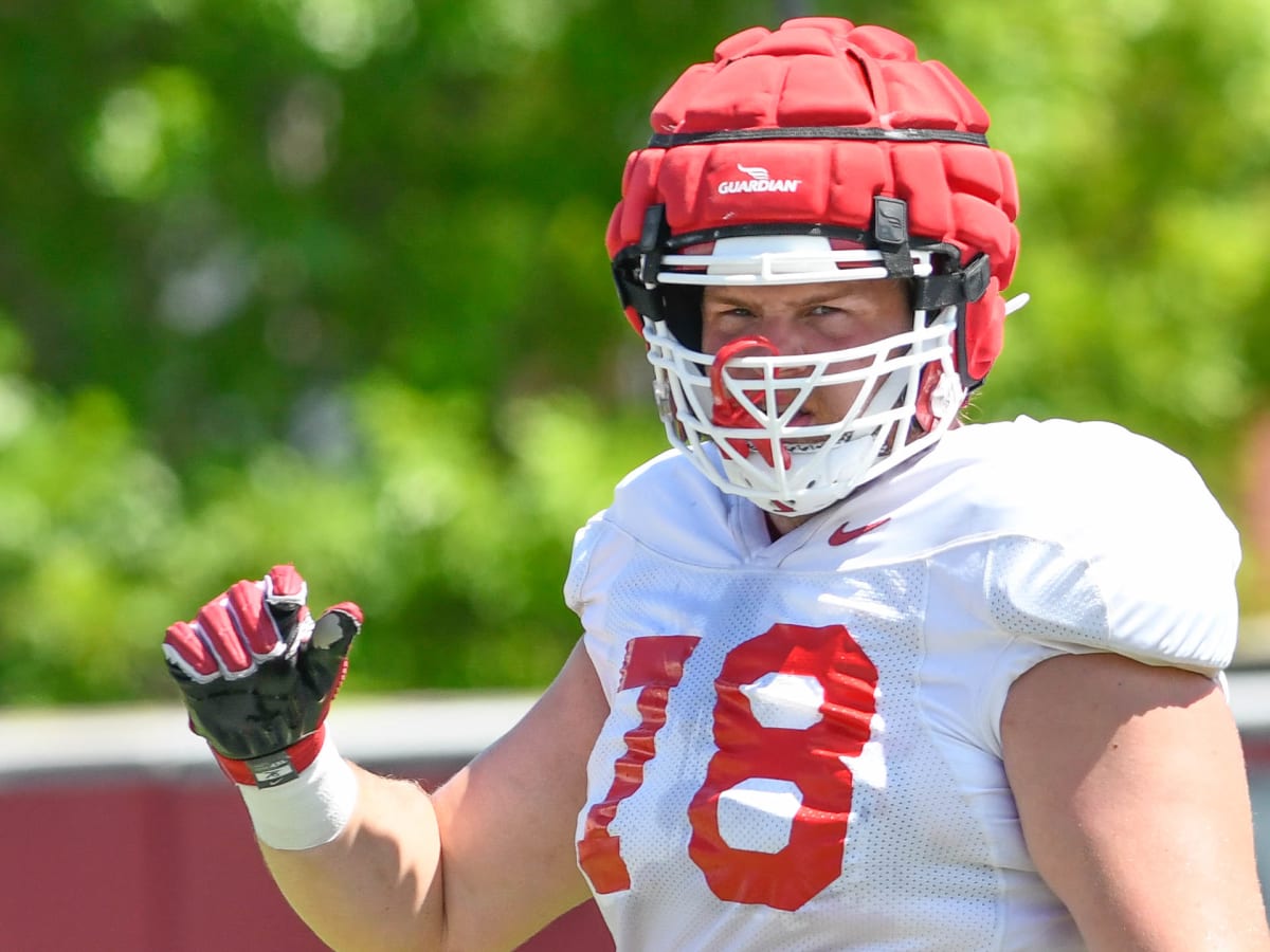 WATCH: Arkansas S Jalen Catalon, OL Dalton Wagner on preseason scrimmage