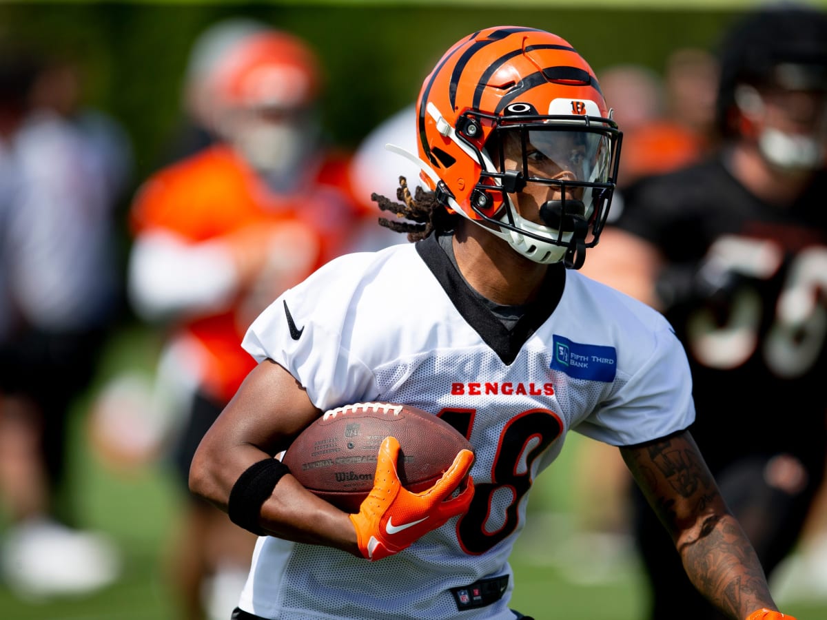 August 12, 2022: Joseph Ossai (58) of the Cincinnati Bengals takes a moment  prior to kickoff at the NFL preseason game between Arizona Cardinals and  the Cincinnati Bengals at Paul Brown Stadium