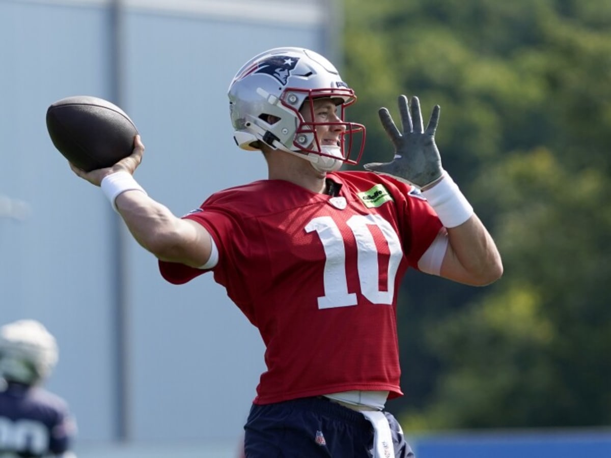 Patriots' Mac Jones misses practice with illness ahead of Week 2