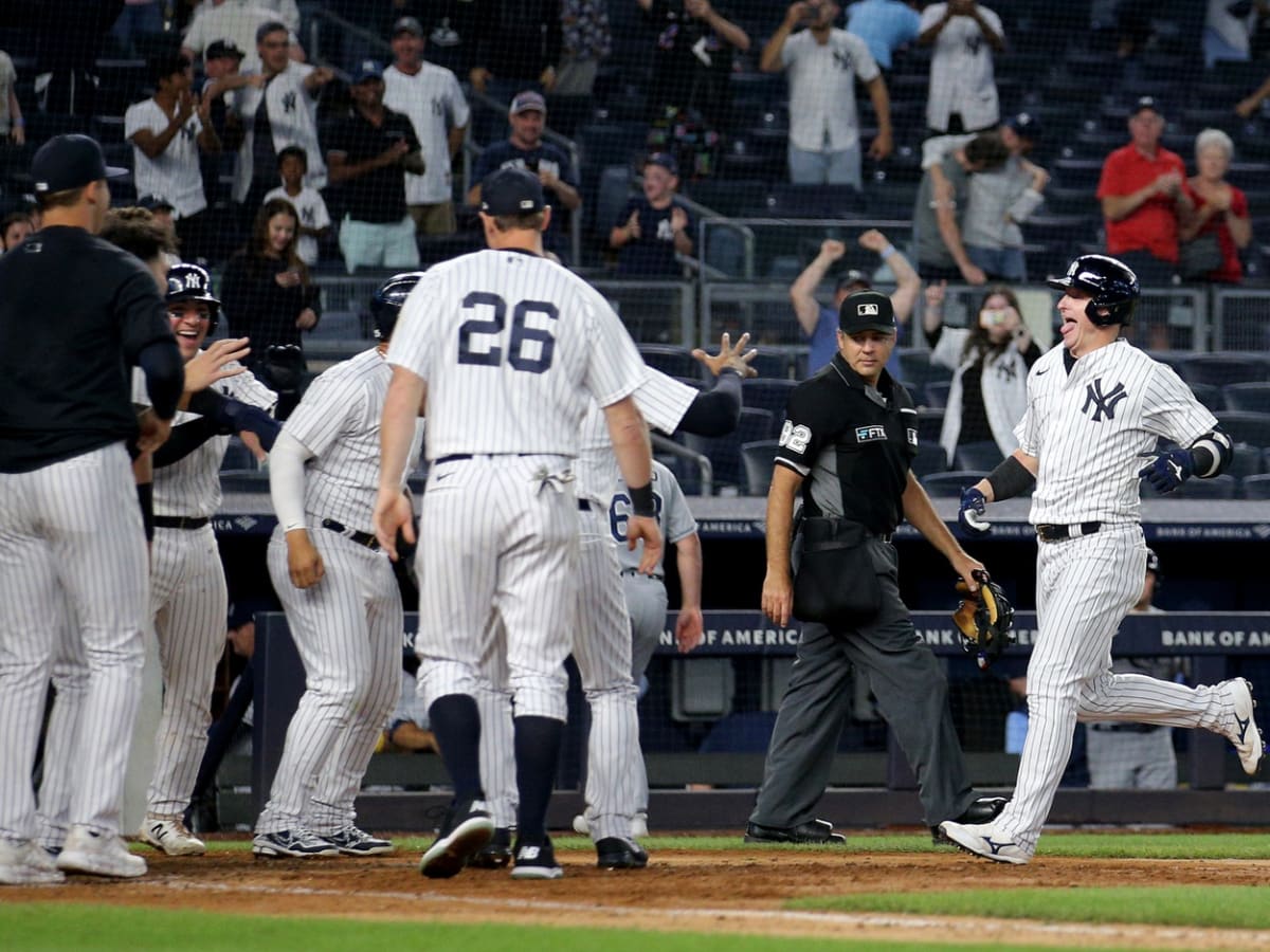 Josh Donaldson wakes Yankees with emotional grand slam tribute and message  to Gleyber Torres - BVM Sports