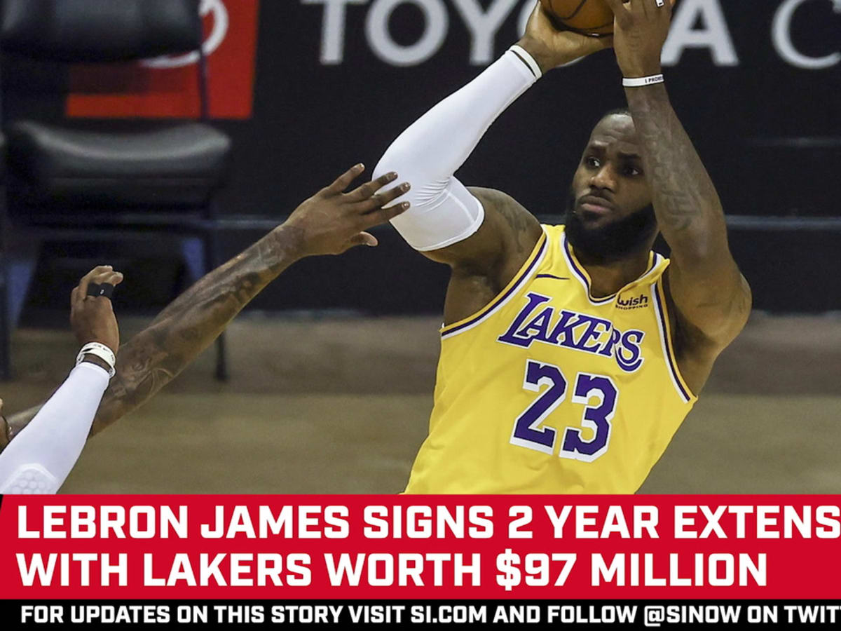 LeBron James Signs Extension With Lakers