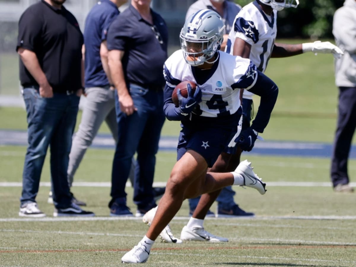 Dallas Cowboys running back Malik Davis (34) jogs to the next