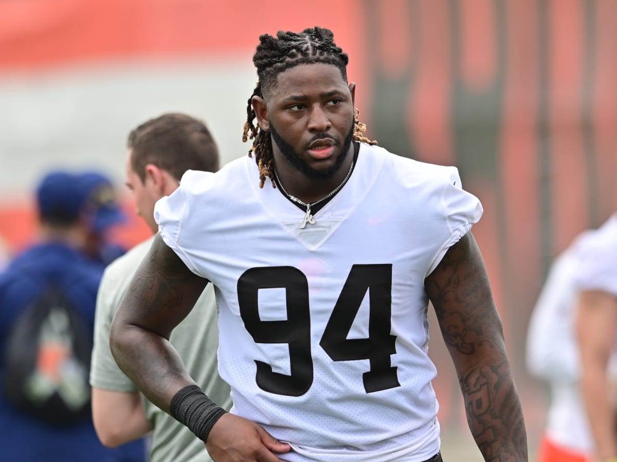 Browns Sign Tight End to Practice Squad per Report - Sports Illustrated Cleveland  Browns News, Analysis and More