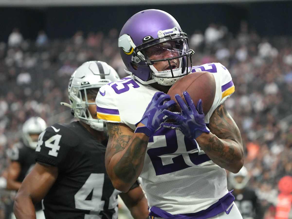 5 things that stood out in the Vikings' gut-wrenching loss to Chargers -  Sports Illustrated Minnesota Sports, News, Analysis, and More