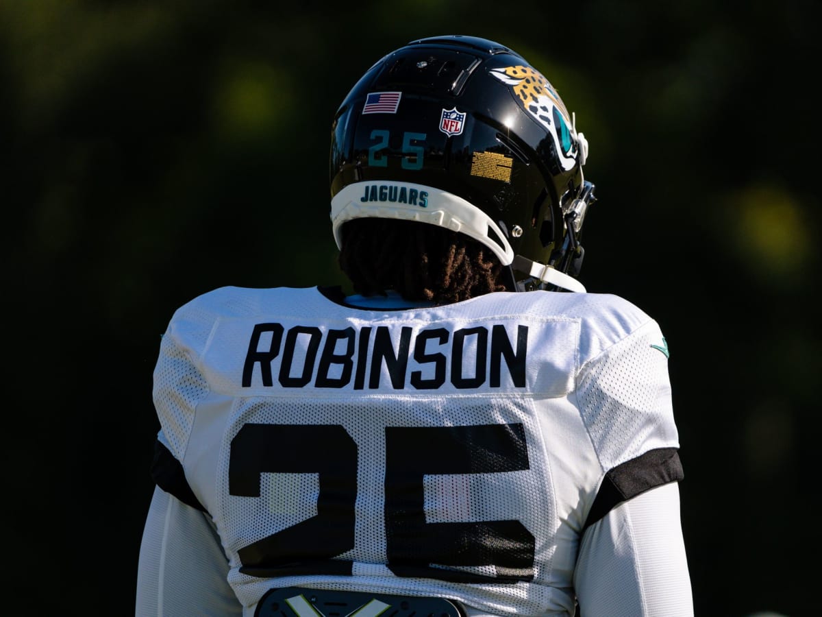 Jaguars: James Robinson is signing fan's old jerseys and it's so cool