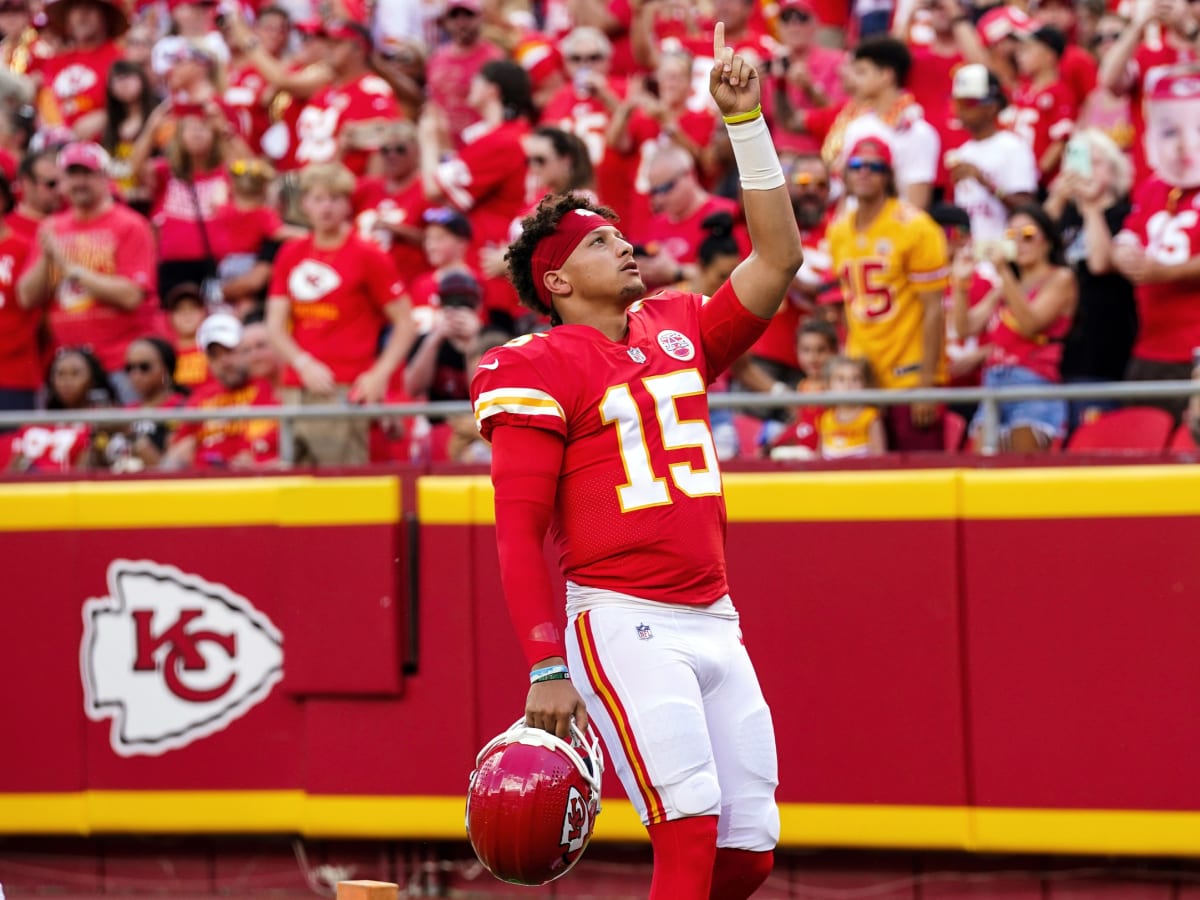 Kansas City Chiefs Legends Patrick Mahomes And Len Dawson