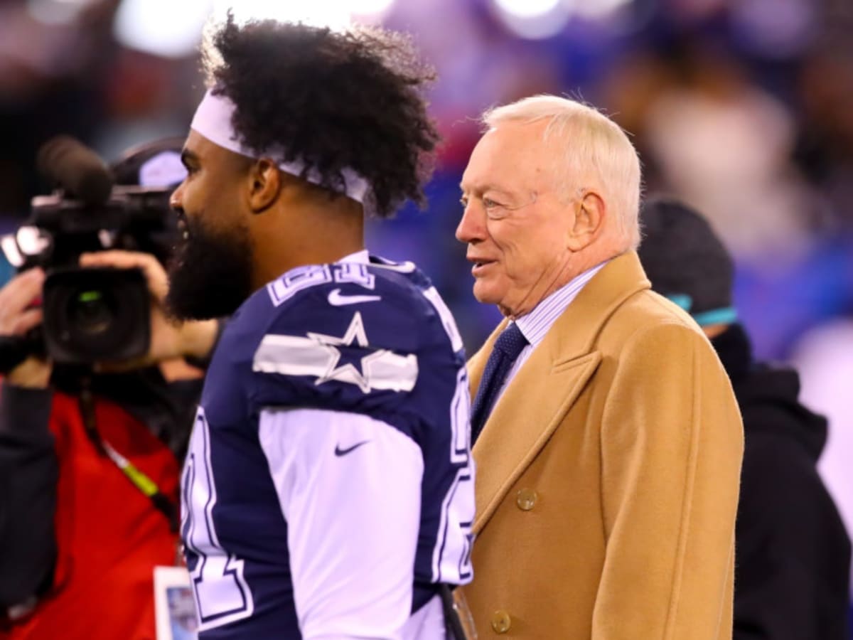 Cowboys fans outraged as Jerry Jones keeps door open for Ezekiel Elliott  return