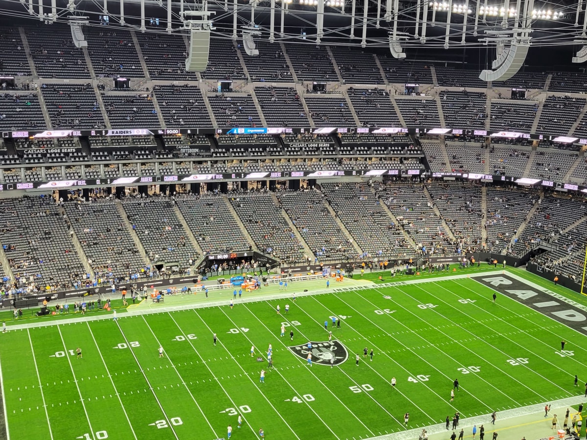 Watch: Raiders take part in first practice at Allegiant Stadium