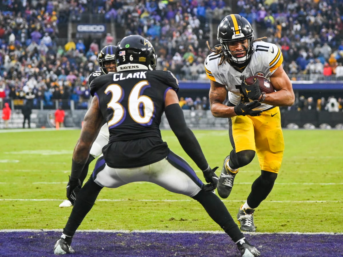 Baltimore Ravens safety Chuck Clark (36) in action during the second half  of an NFL football game against the Carolina Panthers, Sunday, Nov. 20,  2022, in Baltimore. (AP Photo/Nick Wass Stock Photo - Alamy