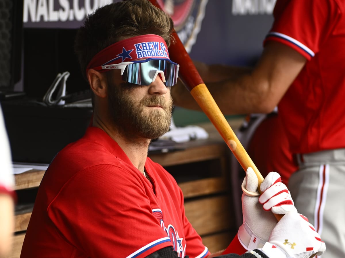 Oneil Cruz bat nearly hits fan, who gets Bryce Harper jersey