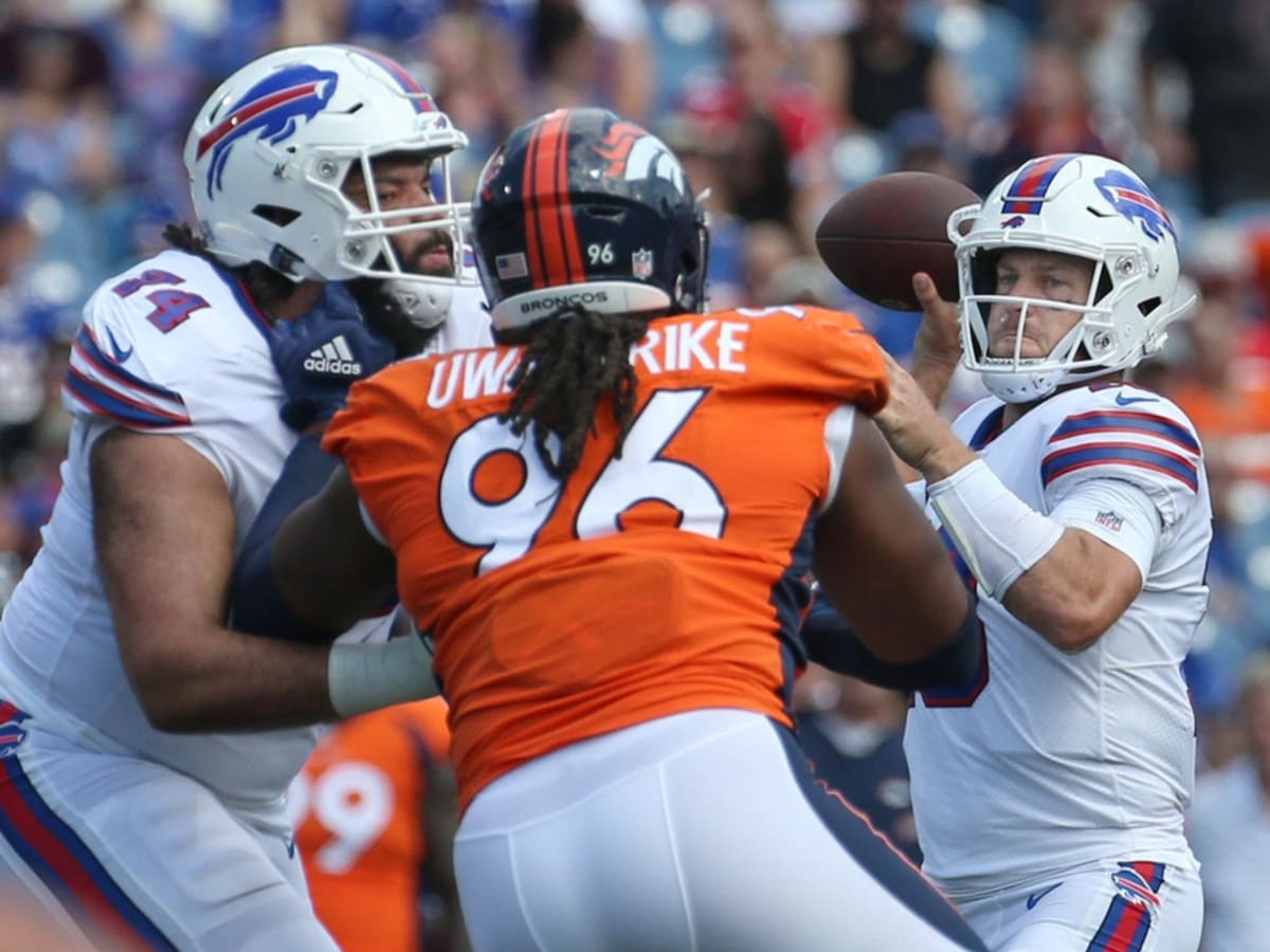 Broncos DLs Eyioma Uwazurike, Matt Henningsen must progress