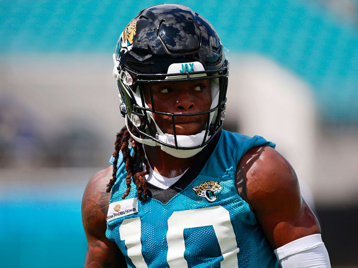 Jacksonville Jaguars' Laviska Shenault Jr. (10) runs during the second half  of an NFL football game against the Cincinnati Bengals, Thursday, Sept. 30,  2021, in Cincinnati. (AP Photo/Michael Conroy Stock Photo - Alamy