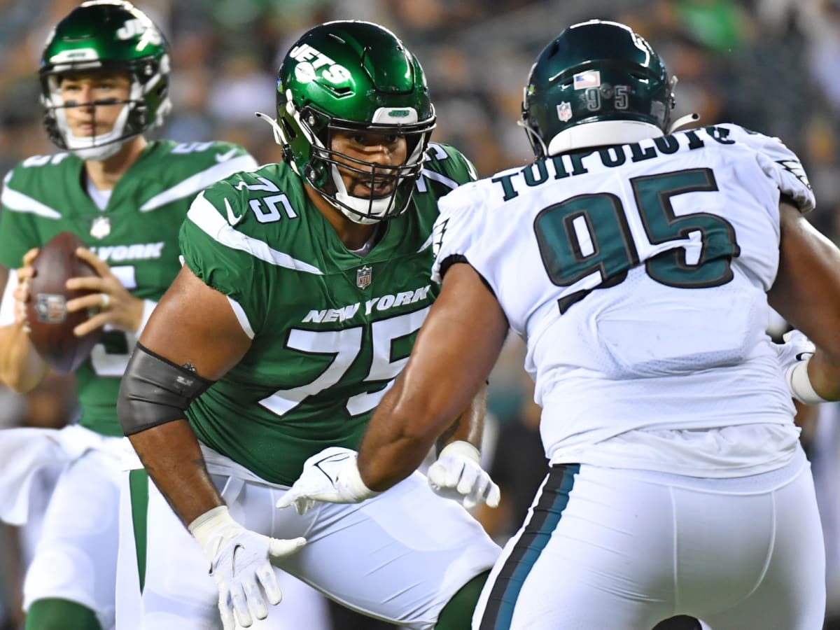 Alijah Vera-Tucker shines brightly amidst the NY Jets' Foxboro darkness