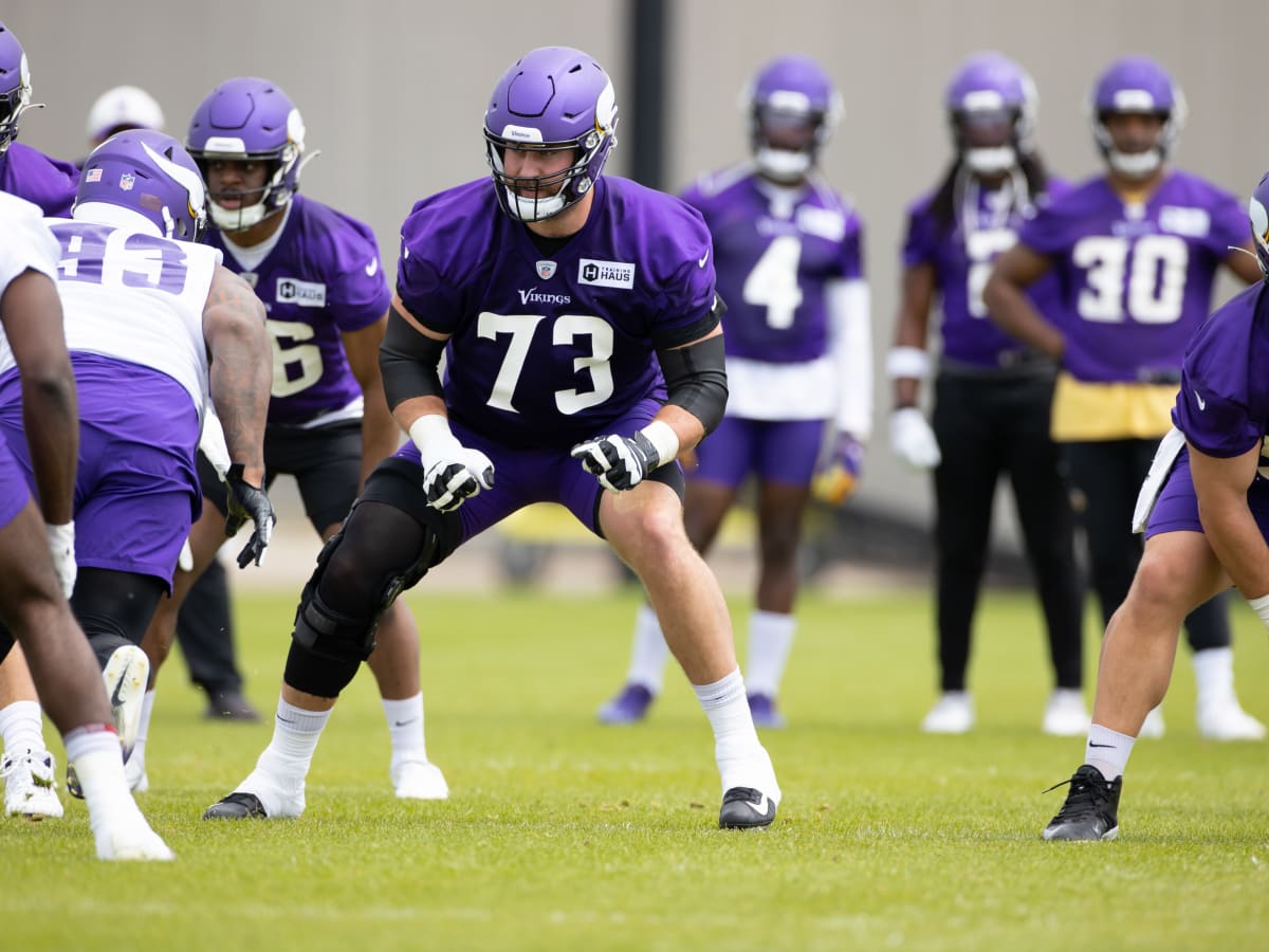 Vikings Sign OL Jesse Davis