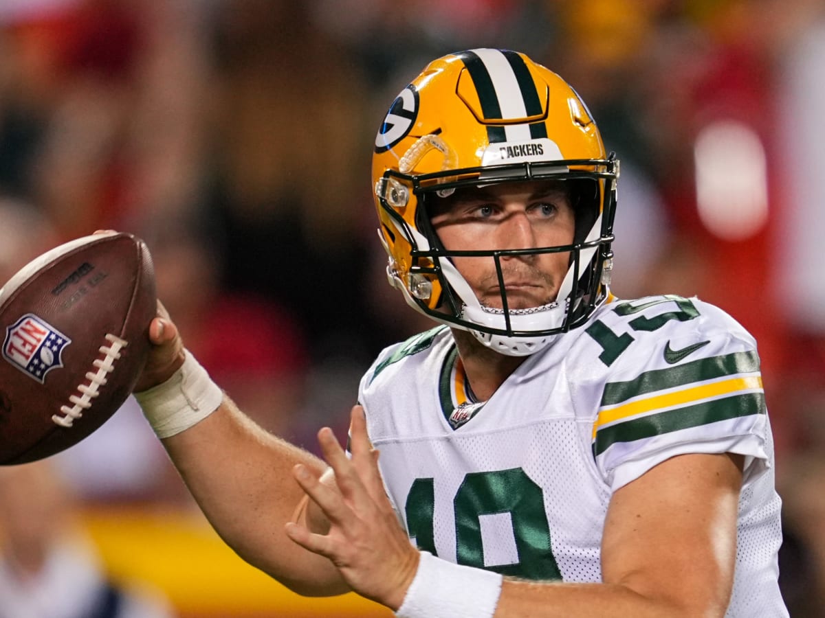 Packers release Danny Etling to cut backup quarterback race to two