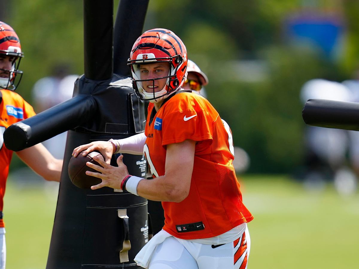 Joe Burrow gives blunt answer about alternate helmets: Bengals