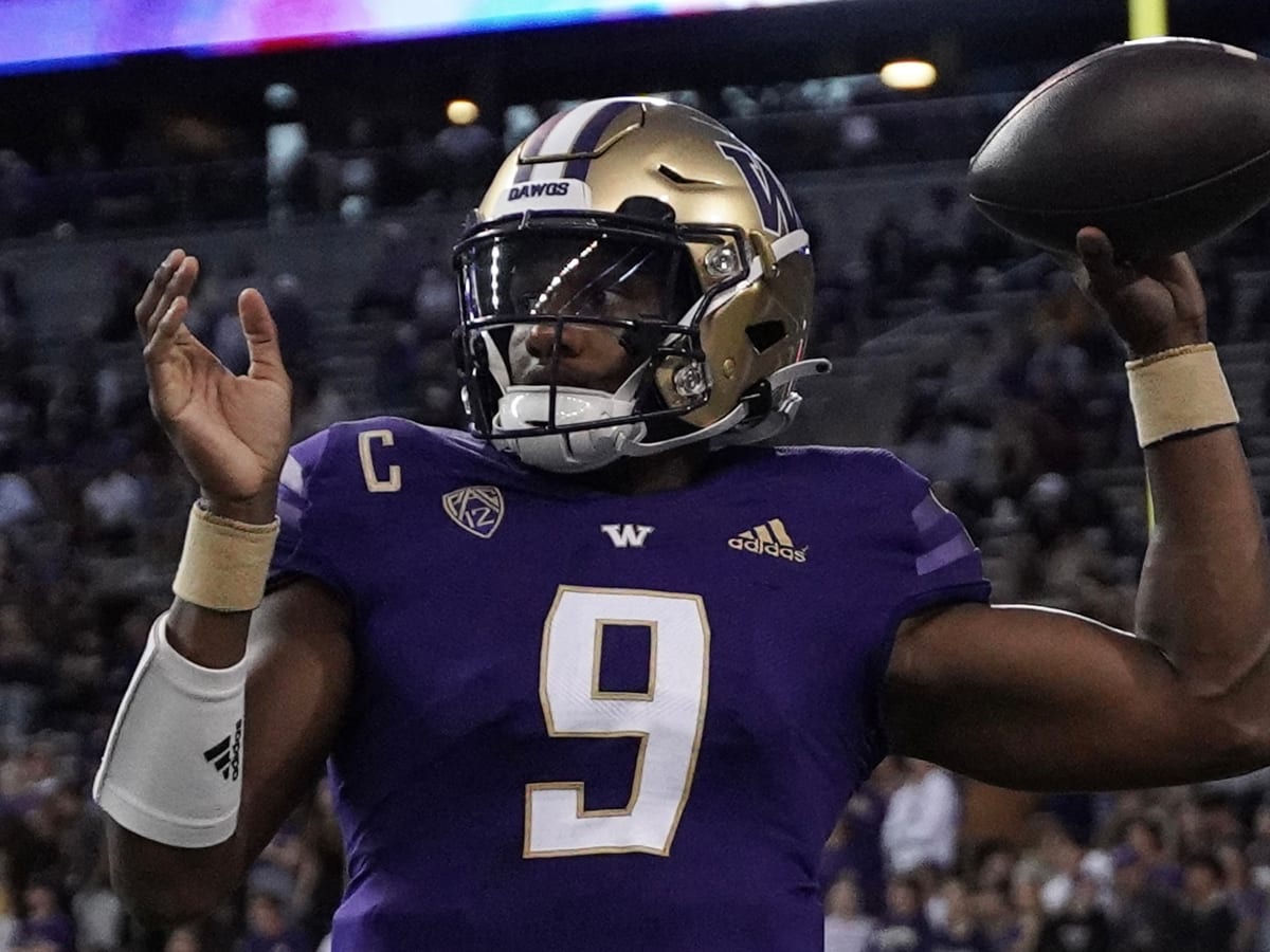 Huskies to Wear DAWGS Uniform Saturday Night - University of Washington  Athletics