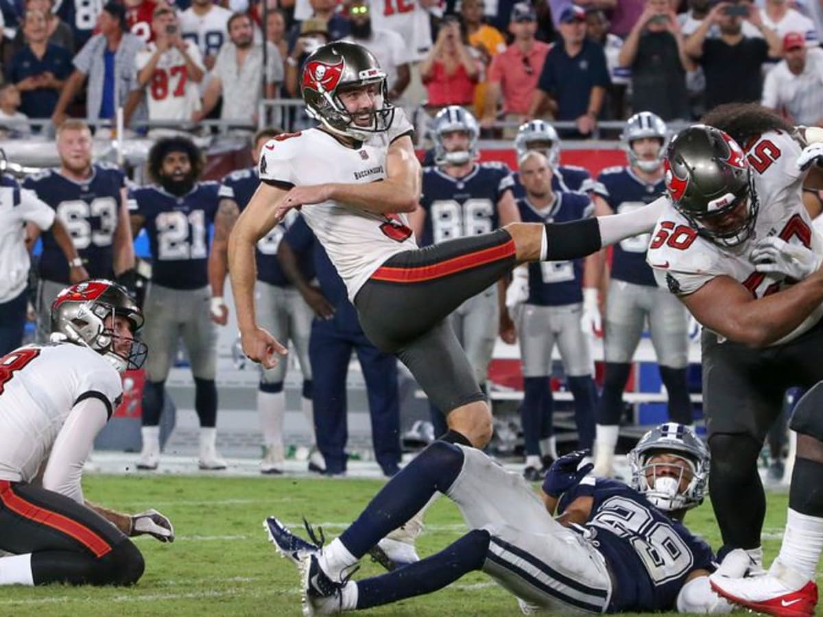 Brady throws for 379 yards, 4 TDs, Bucs beat Cowboys 31-29