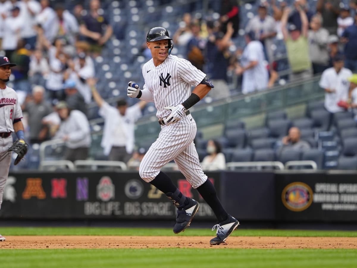 Mom of Yankees' Aaron Judge goes viral over intentional walk reaction