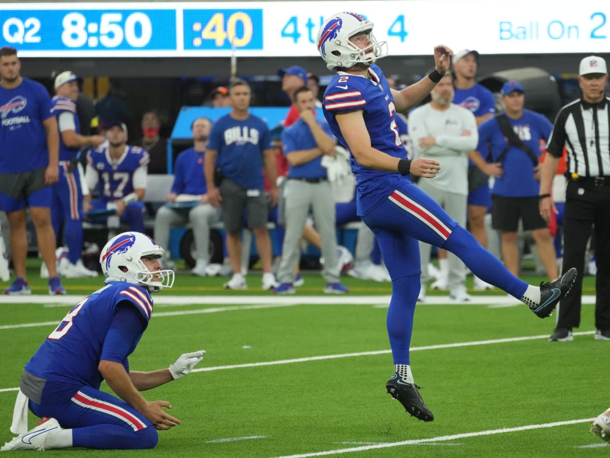 Buffalo Bills kicker Tyler Bass' game-winning 25-yard FG sparks Bills'  snow-slide celebration